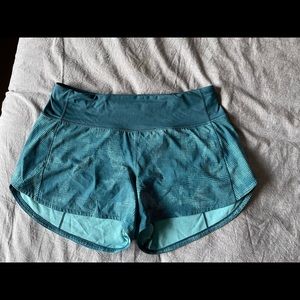 Lululemon shorts Speed up mid rise size 6